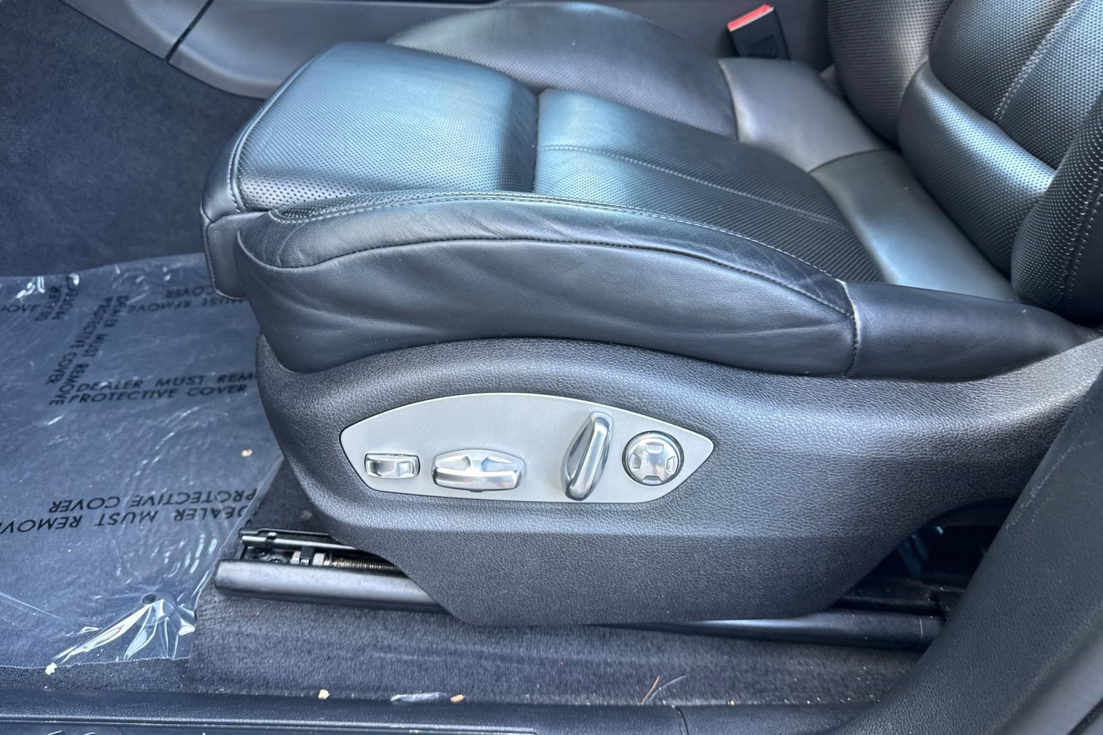 Used 2024 Porsche Macan AWD/4WD image 15