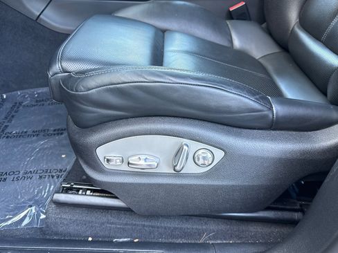 Used 2024 Porsche Macan AWD/4WD image 15