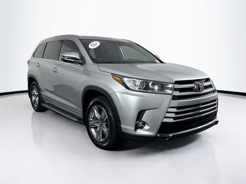 Used 2019 Toyota Highlander Limited Platinum AWD/4WD image 10
