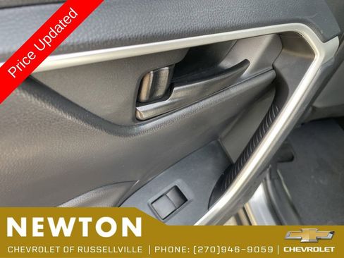 Used 2025 Toyota RAV4 LE FWD image 43