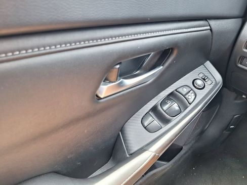 Used 2025 Nissan Sentra SV FWD image 20