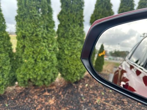 Used 2023 Toyota Highlander Platinum image 16