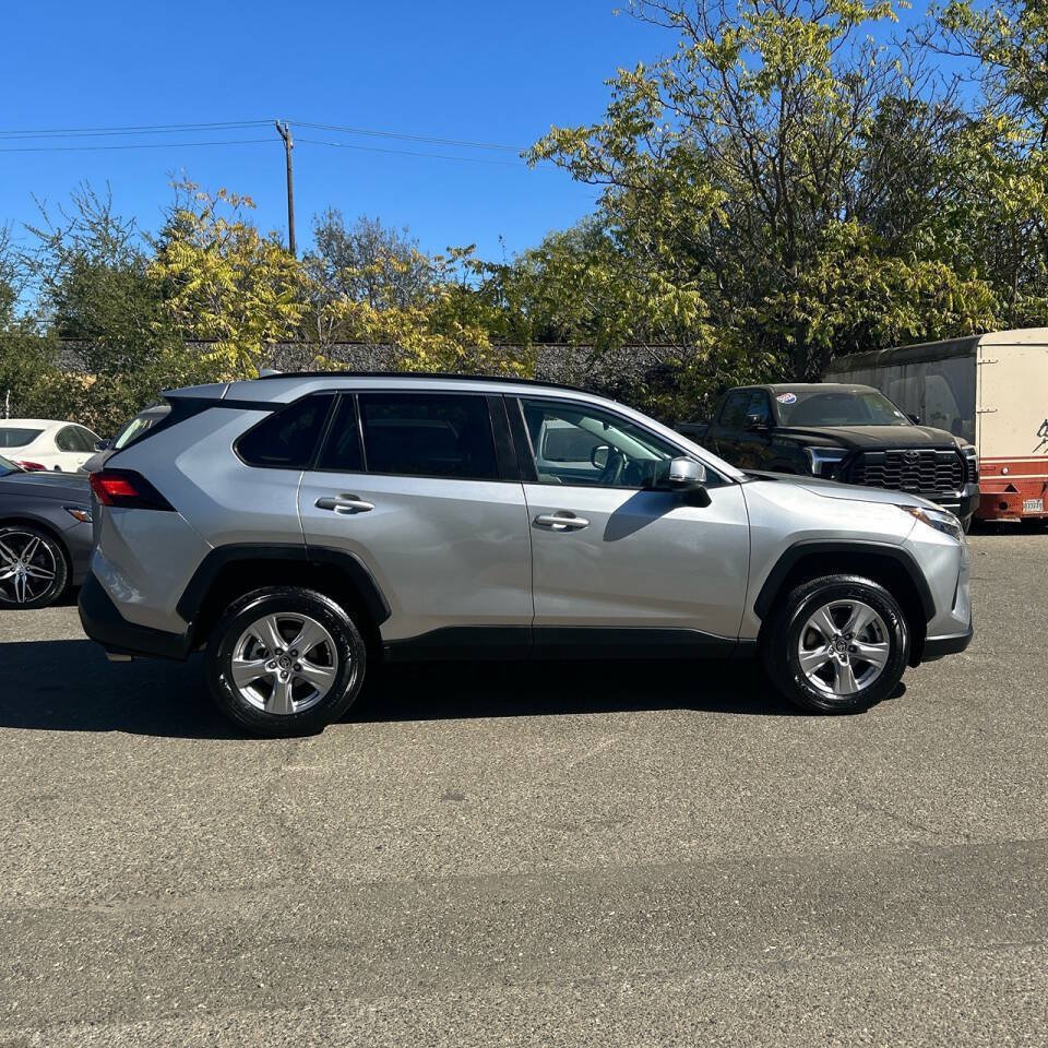 Used 2025 Toyota RAV4 XLE w/ Convenience Package FWD image 7