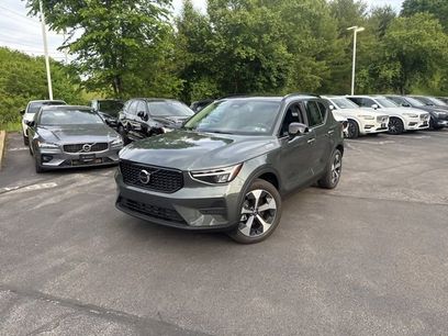 Used 2026 Volvo XC40 B5 Core w/ Climate Package