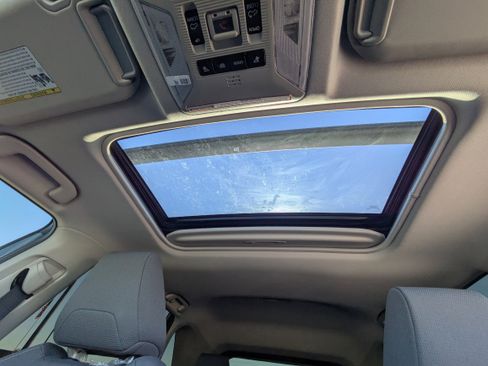 Used 2021 Toyota RAV4 XLE image 28