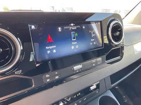 Used 2025 Mercedes-Benz Sprinter 2500 image 23