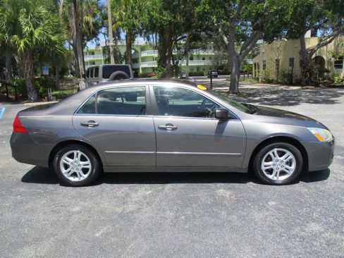 Used 2006 Honda Accord EX-L image 3
