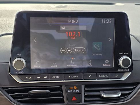 Used 2025 Nissan Altima 2.5 SV image 21