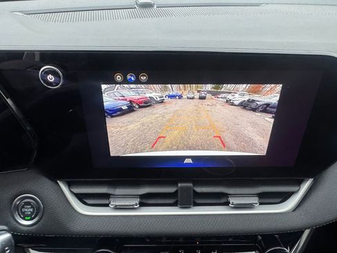 Used 2025 Chevrolet Equinox LT image 24