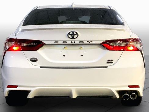 Used 2023 Toyota Camry SE AWD/4WD image 5