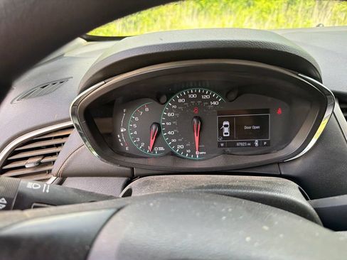 Used 2020 Chevrolet Trax LS FWD image 2