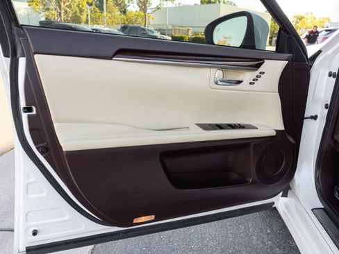 Used 2018 Lexus ES 350 w/ Premier Package FWD image 14