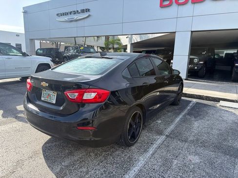 Used 2017 Chevrolet Cruze LS FWD image 12