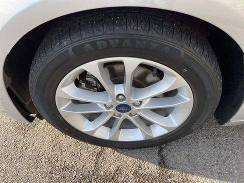 Used 2019 Ford Fusion SEL image 19