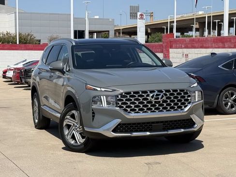 Used 2023 Hyundai Santa Fe SEL w/ Premium Package AWD/4WD image 2