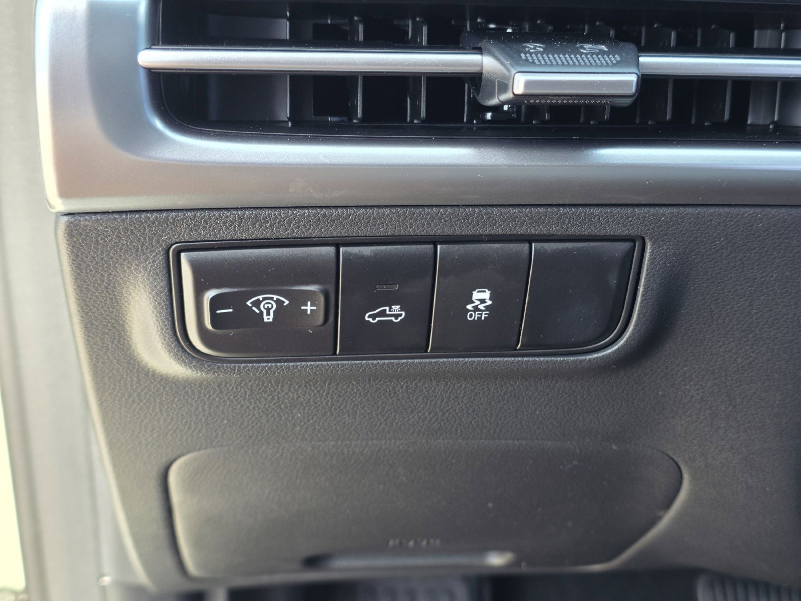Used 2026 Hyundai Santa Cruz SEL FWD image 28