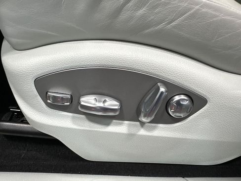 Certified 2023 Porsche Macan AWD/4WD image 19