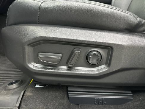 Used 2022 Toyota Tundra Limited AWD/4WD image 10