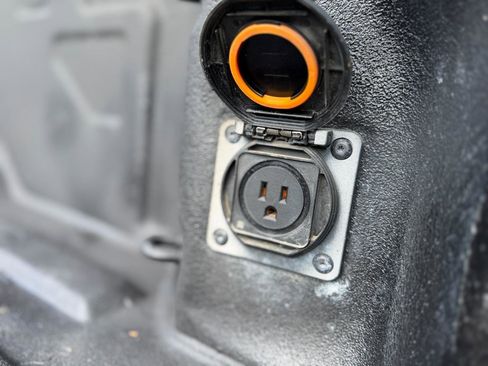 Used 2022 GMC Sierra 2500 AT4 w/ AT4 Preferred Package image 23