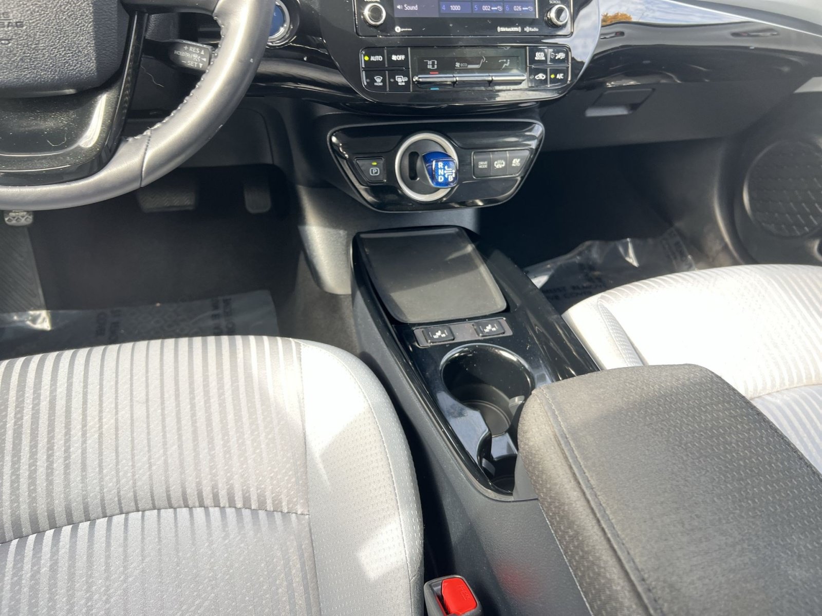 Used 2021 Toyota Prius Prime LE FWD image 21