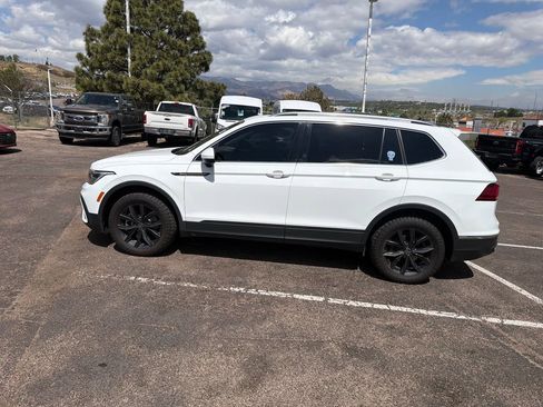 Used 2022 Volkswagen Tiguan SE AWD/4WD image 5