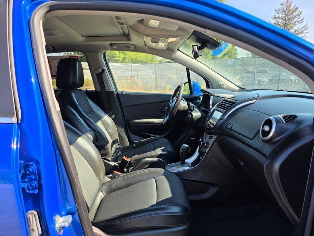 Used 2016 Chevrolet Trax LT w/ LT Sun and Sound Package AWD/4WD image 11