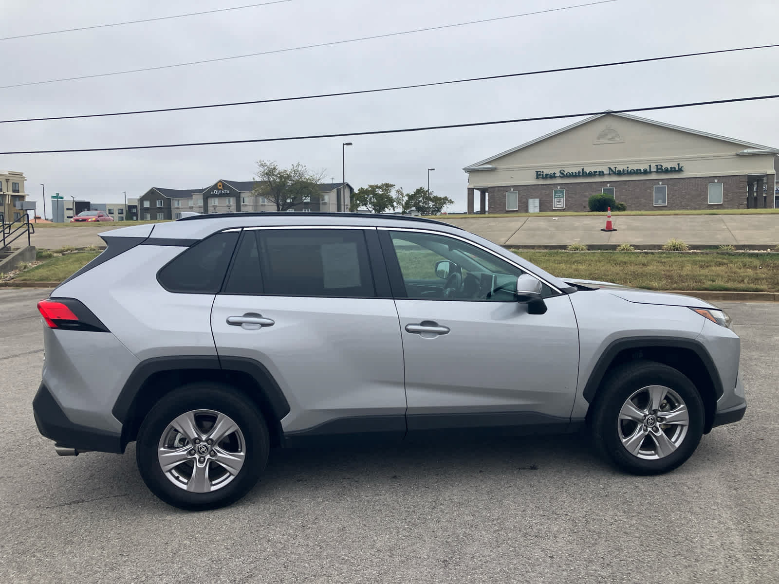 Certified 2025 Toyota RAV4 XLE w/ Convenience Package AWD/4WD image 10