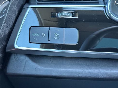 Certified 2023 Audi Q8 Premium AWD/4WD image 36
