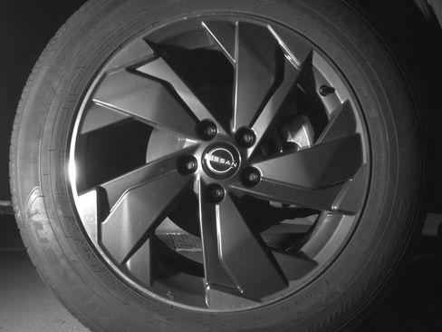 Used 2025 Nissan Rogue SV FWD image 13