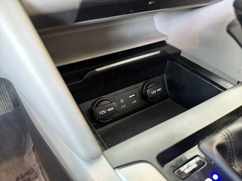 Used 2017 Hyundai Elantra SE image 24
