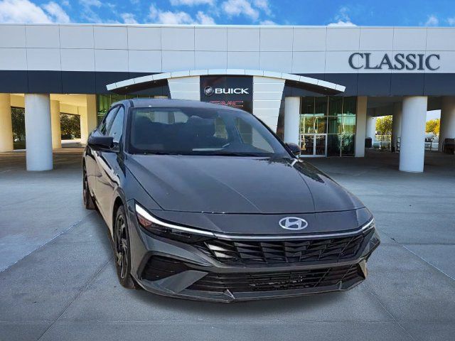 Used 2026 Hyundai Elantra Sport FWD image 2