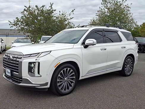Used 2023 Hyundai Palisade Calligraphy image 4