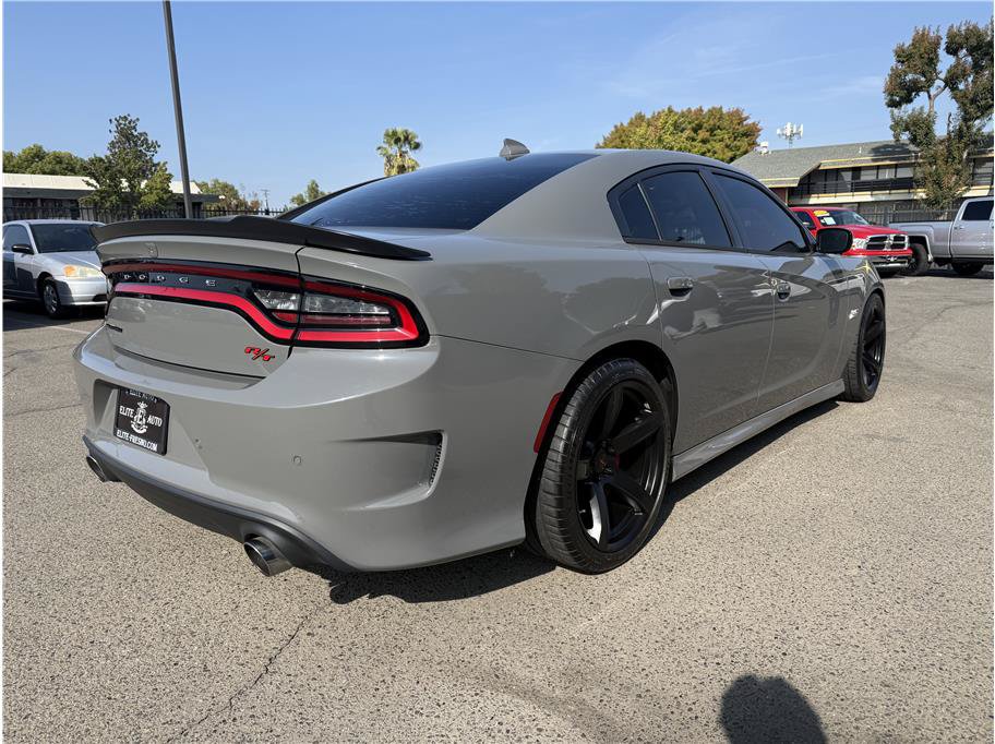 Used 2018 Dodge Charger R/T Scat Pack w/ Dynamics Package RWD image 4