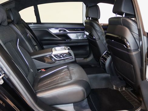 Used 2019 BMW 750i RWD image 76