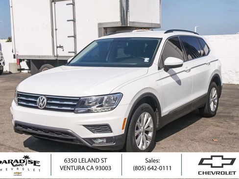 Used 2018 Volkswagen Tiguan SE w/ Front Fog Lights Package FWD image 1