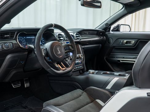 Used 2021 Ford Mustang Shelby GT500 w/ Carbon Fiber Track Pack image 13