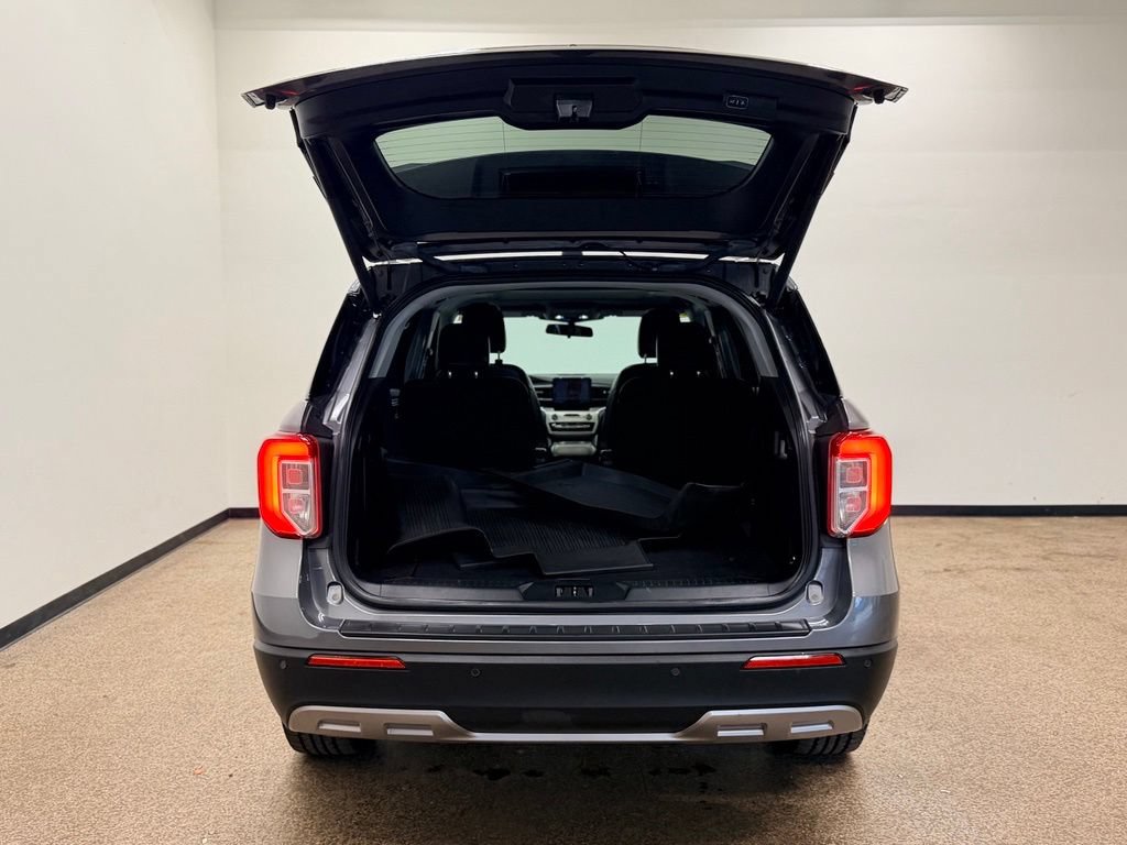 Used 2022 Ford Explorer XLT w/ Equipment Group 202A AWD/4WD image 5