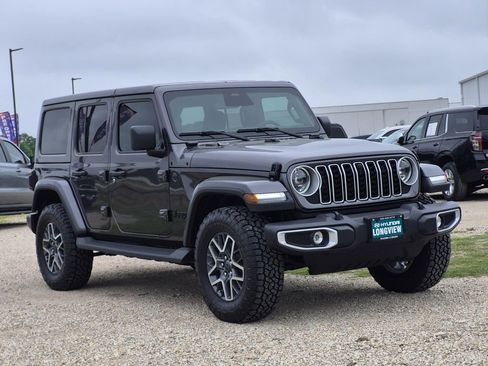 Used 2025 Jeep Wrangler Unlimited Sahara AWD/4WD image 2