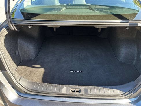 Used 2025 Nissan Altima 2.5 SV FWD image 26
