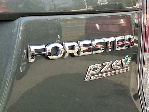 Used 2017 Subaru Forester 2.5i w/ Alloy Wheel Package image 31