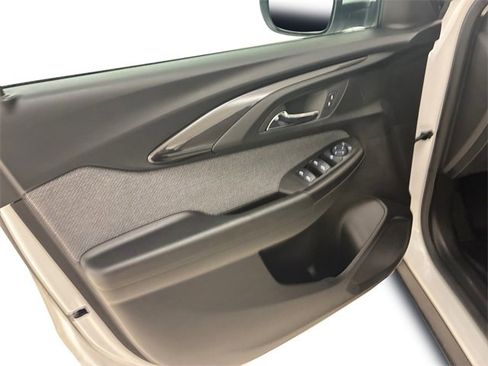 Certified 2022 Chevrolet TrailBlazer LT w/ Driver Confidence Package image 13