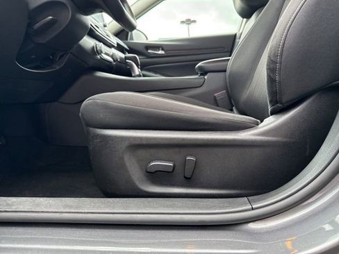 Used 2024 Nissan Altima 2.5 SV FWD image 7