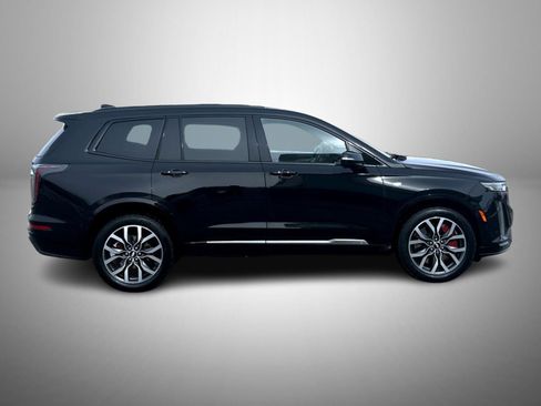 Used 2022 Cadillac XT6 Sport w/ Platinum Package AWD/4WD image 4