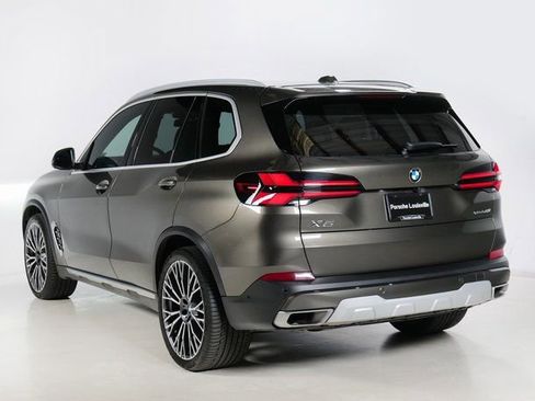 Used 2024 BMW X5 xDrive40i w/ Premium Package AWD/4WD image 3