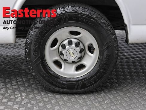 Used 2021 Chevrolet Express 2500 w/ Driver Convenience Package RWD image 8