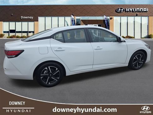 Used 2025 Nissan Sentra SV FWD image 5