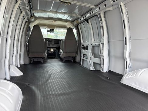 New 2025 Chevrolet Express 2500 Extended w/ Enhanced Convenience Package image 10