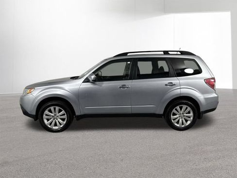 Used 2012 Subaru Forester 2.5X Limited AWD/4WD image 29