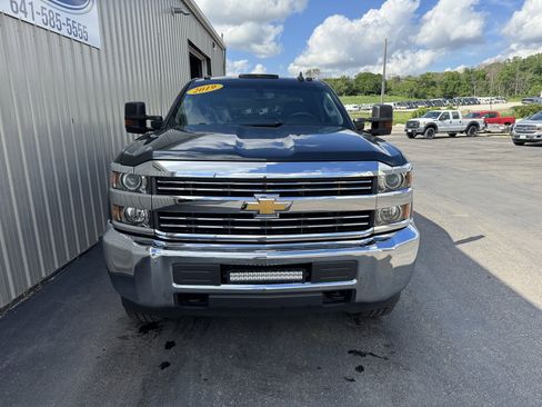 Used 2019 Chevrolet Silverado 2500 W/T AWD/4WD image 3