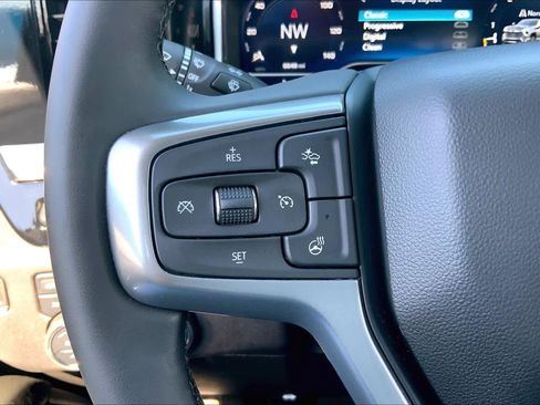 Used 2024 Chevrolet Silverado 2500 LTZ w/ LTZ Convenience Package image 24